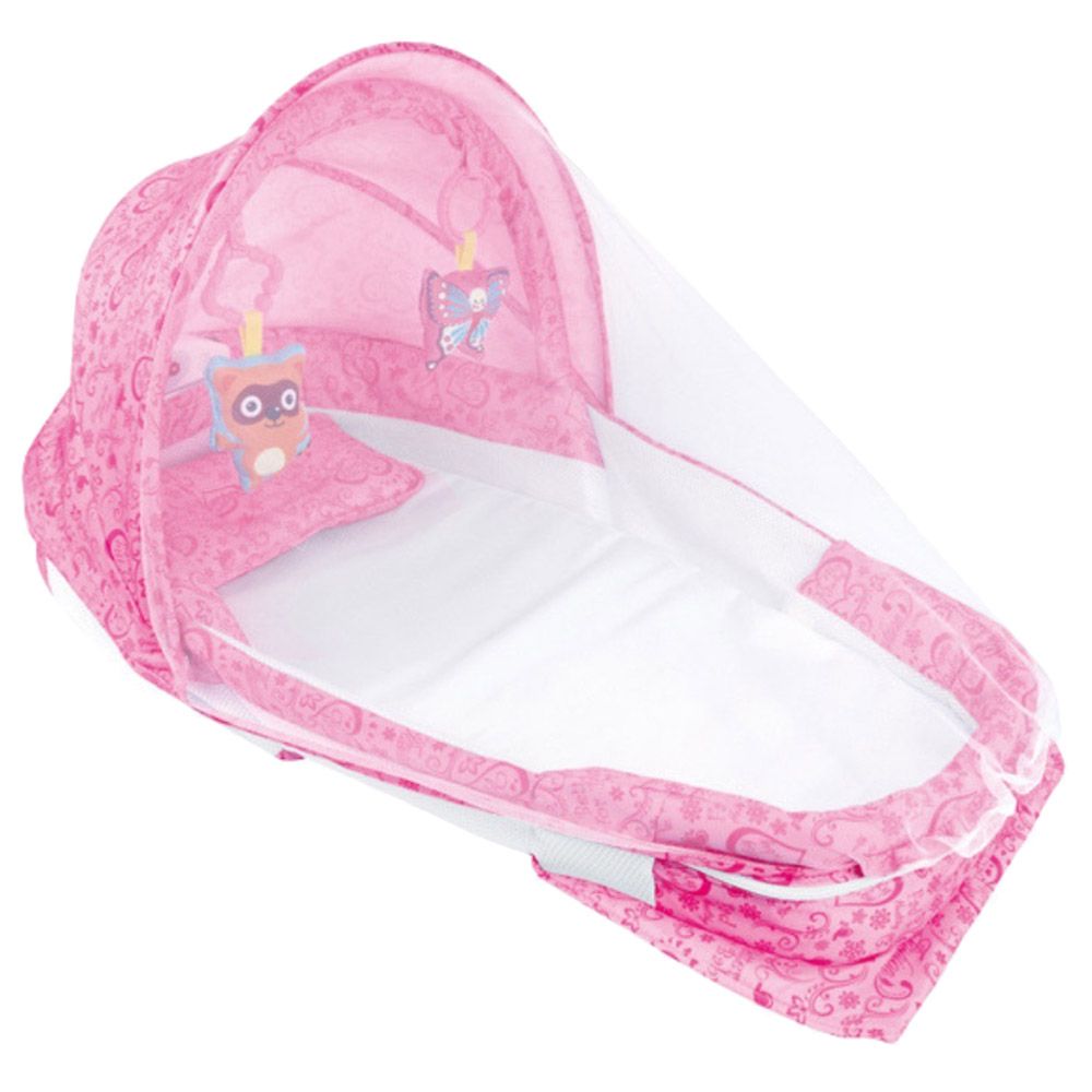 Bassinet net outlet