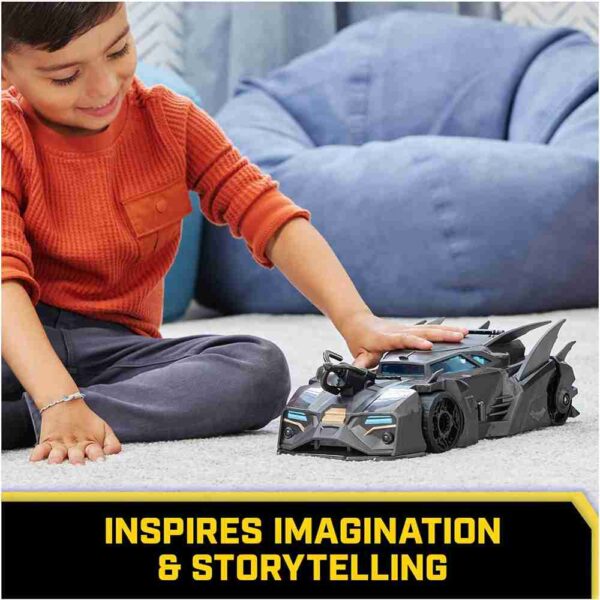 DC Comics Crusader Batmobile Playset with Exclusive 4-Inch Batman Figure