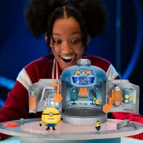 Despicable Me 4 Minions Transformation Chamber Playset – Interactive Minion Lab Toy Set with Accessories