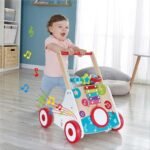 Hape – Wooden First Musical Walker