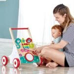Hape – Wooden First Musical Walker