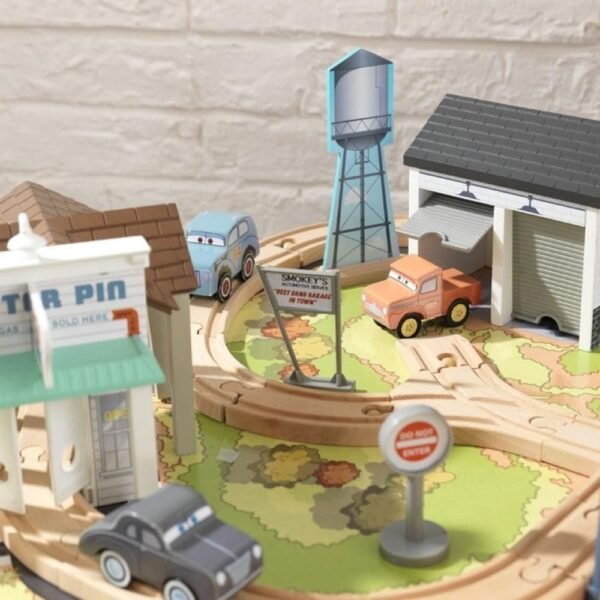 Kidkraft – Cars 3 Thomasville Track Set & Table – Kids Toys