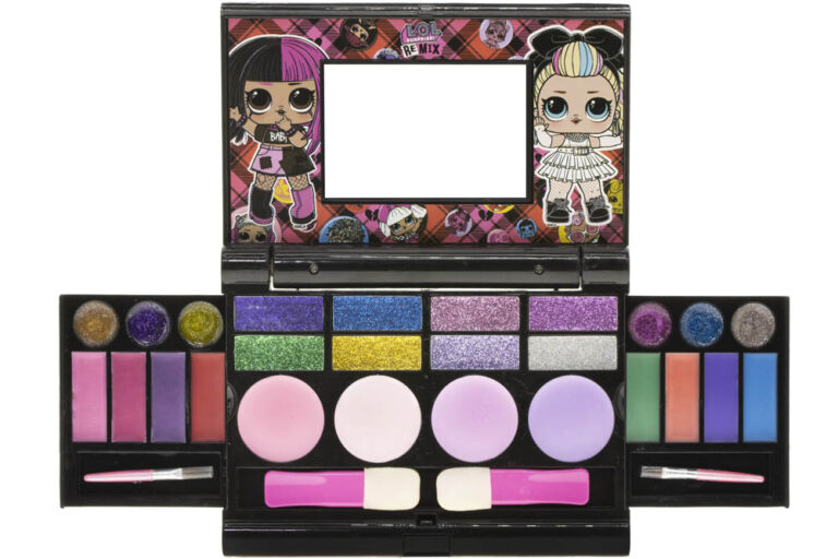 Townley Girl - Makeup Set