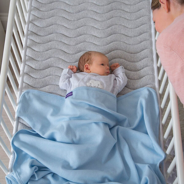 Clevamama – Waffle Weave Cotton Blanket Crib/Moses Basket 70 x 90 cm – Blue