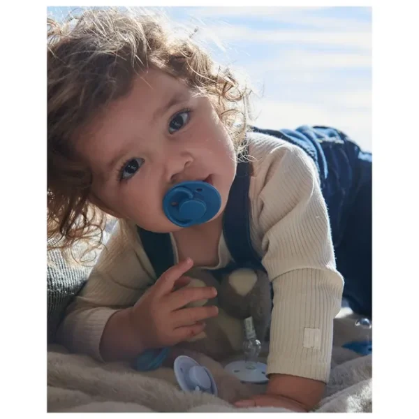 Mininor – Round Pacifier Latex 6M – Blue Whale