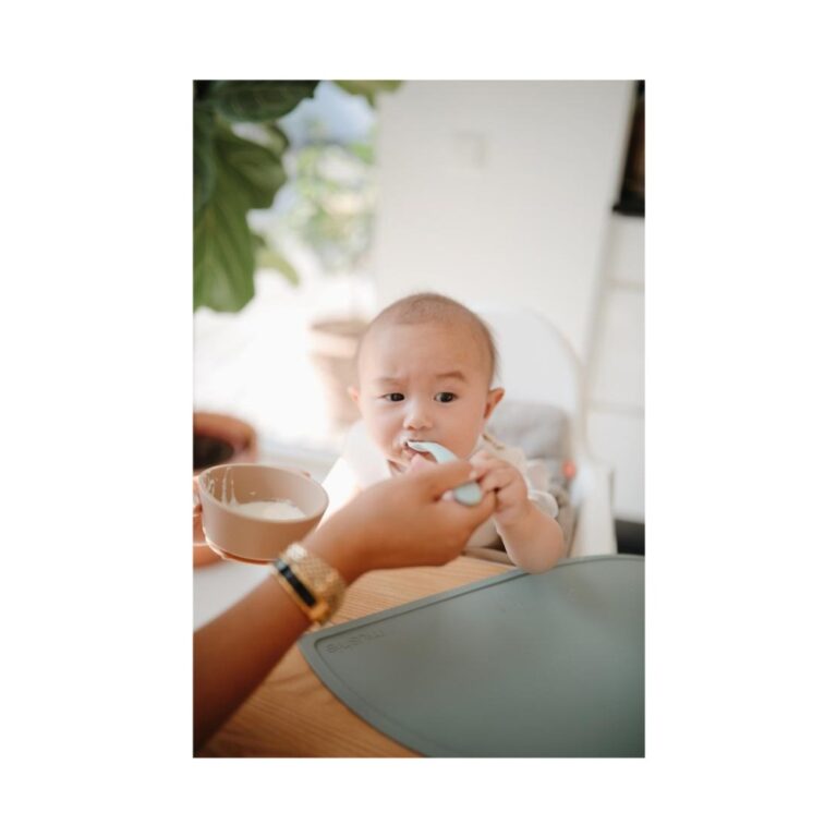 Mushie - Baby Spoon Blush - Shifting Sand