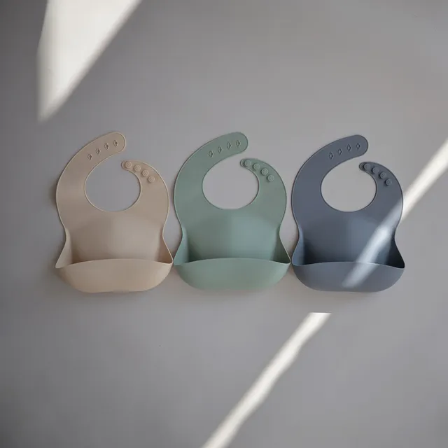 Mushie - Silicone Bib Whales