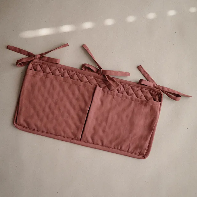 Mushie - Crib Pocket Cognac