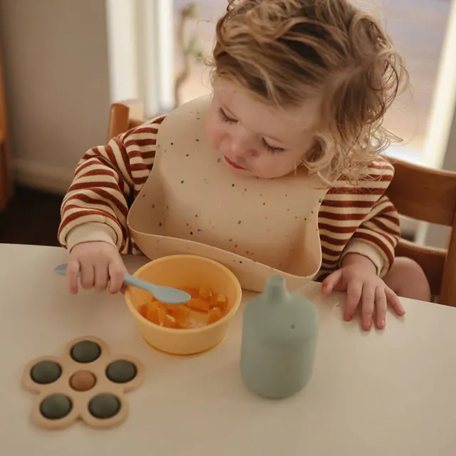 Mushie - Flower Press Toy (Dried Thyme/Natural/Shifting Sand)