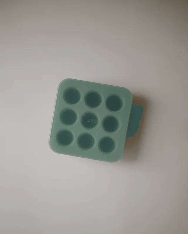 Mushie - Fresh Food Feeder Freezer Tray - Cambridge Blue