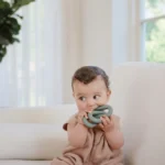 Mushie – Links Teether – Tradewinds
