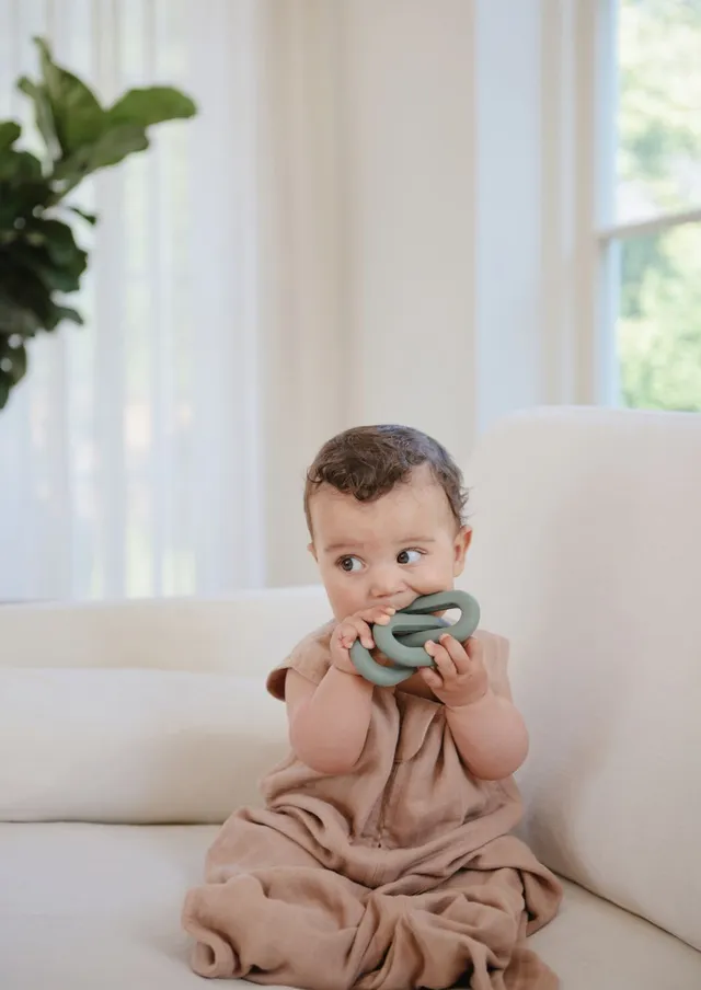 Mushie - Links Teether - Tradewinds