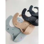 Mushie – Silicone Bib Daisy
