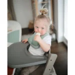 Mushie – Silicone Baby Bib Solid Colors – Dove Grey