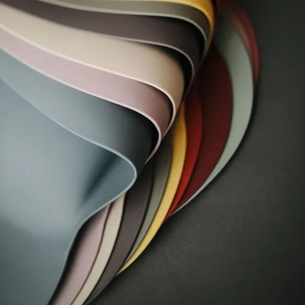 Mushie – Silicone Bib Raw Sienna