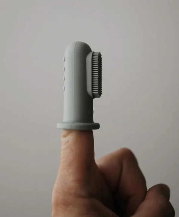 Mushie – Finger Toothbrush Clay/Shifting Sand