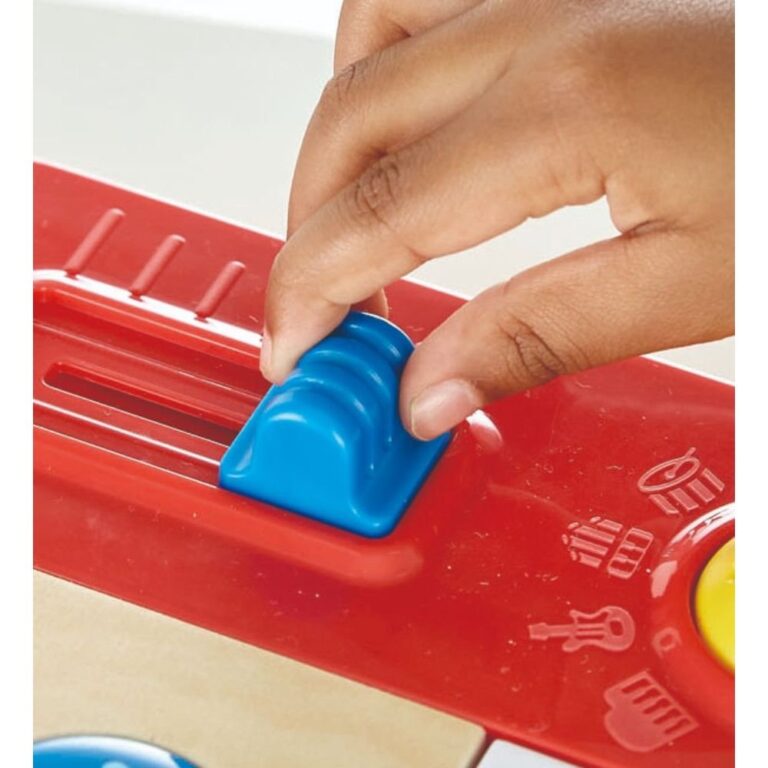 Hape - DJ Mix & Spin Studio With Light and Sound Playset