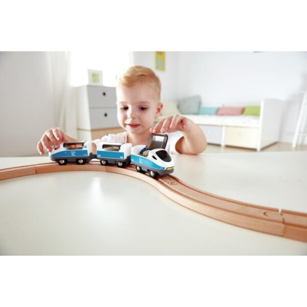 Hape – Figure 8 Safety Set