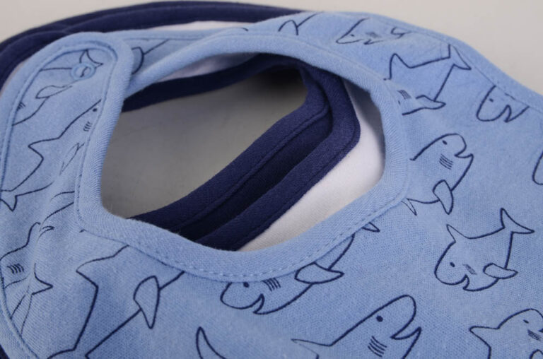 Hudson Childrenswear - Bib & Socks Set 5Pc Hungry Shark - Grey