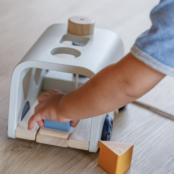 PlanToys – Sorting Bus – Orchard