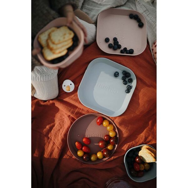 Mushie – Dinner Plate Round Powder Blue