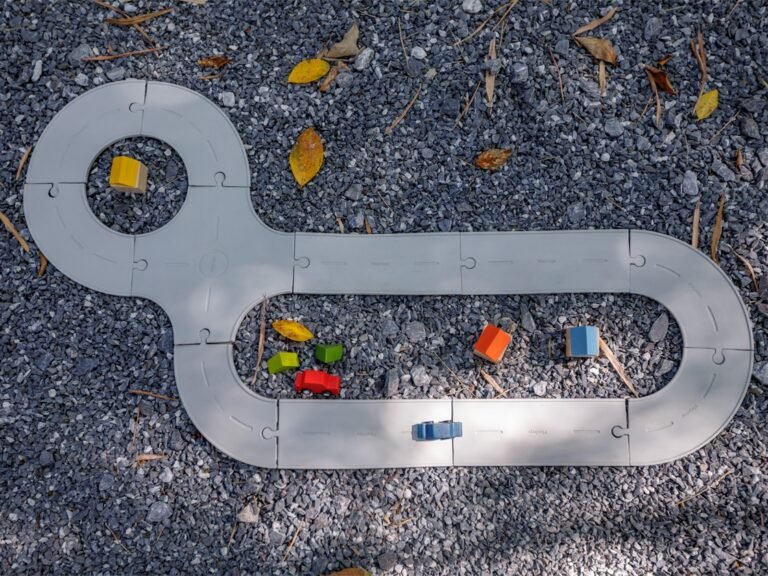 PlanToys - Road & Rail - Rubber