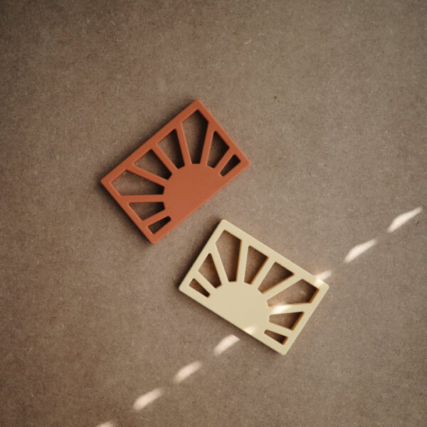 Mushie – Teether Sun Muted Yellow