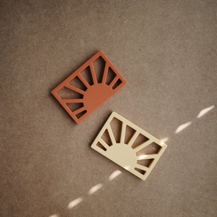 Mushie - Teether Sun Muted Yellow