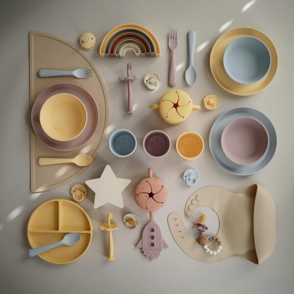 Mushie – Silicone Plate Pale Daffodil