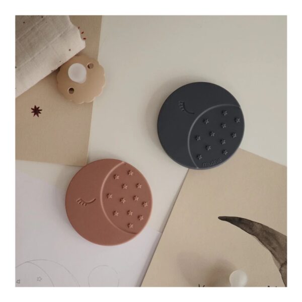 Mushie – Teether Moon Cloudy Mauve
