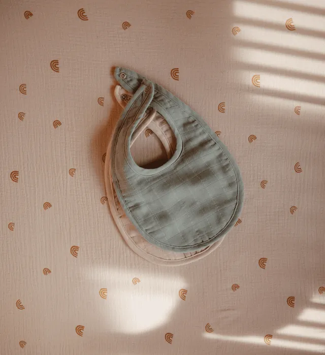 Mushie - Crib Sheet Small Rainbow