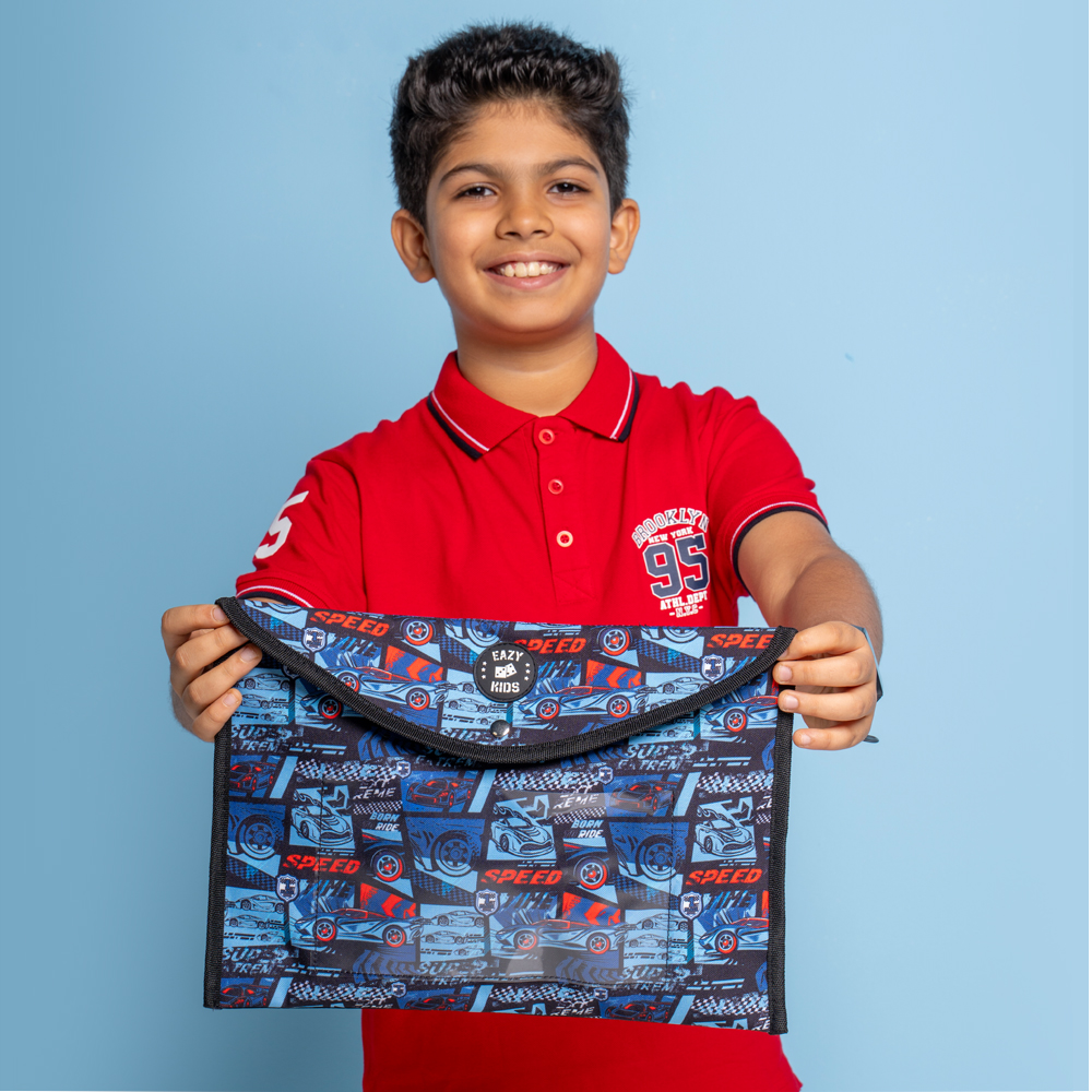 Eazy Kids – File Folder – Chasing Dreams
