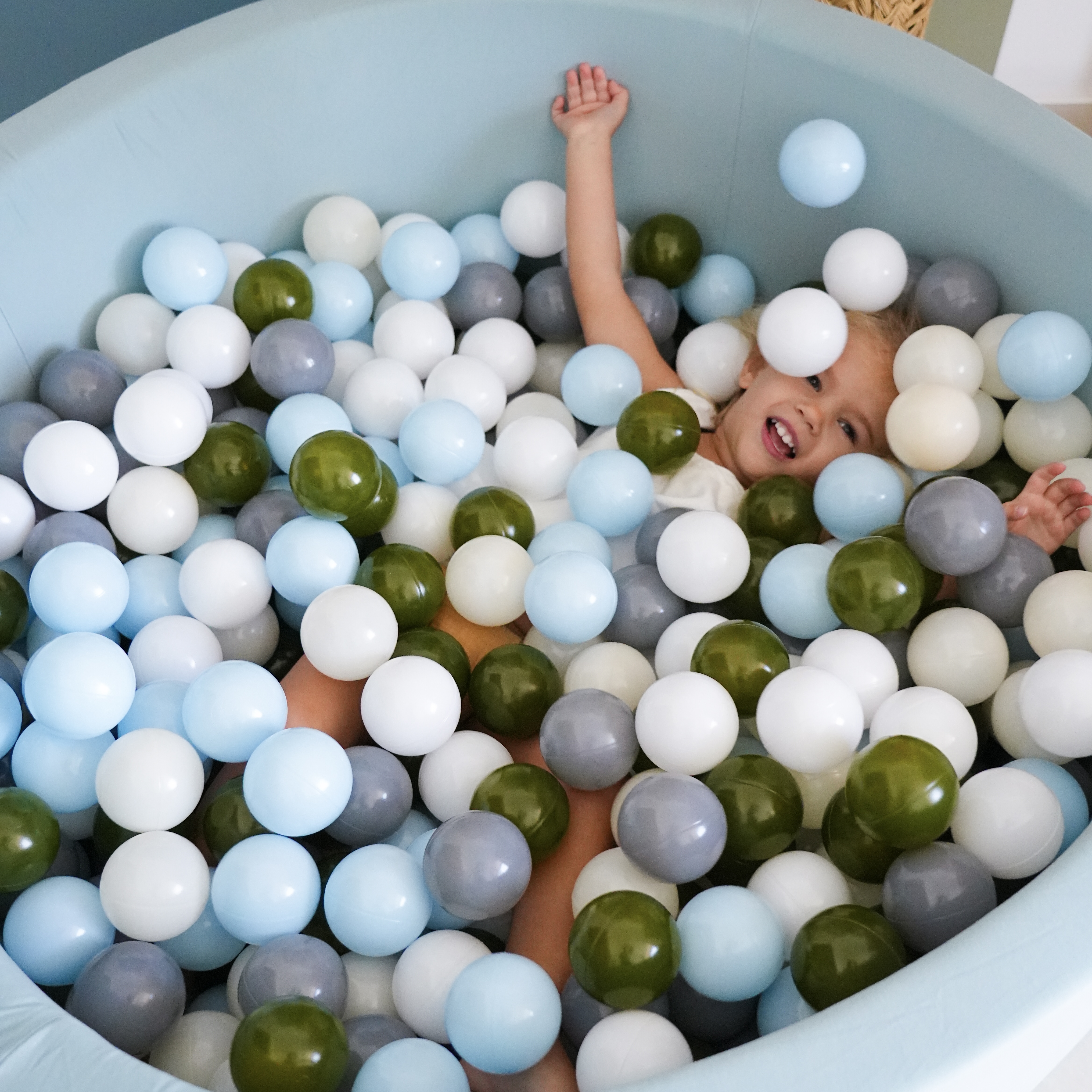 White Balls Set of 100