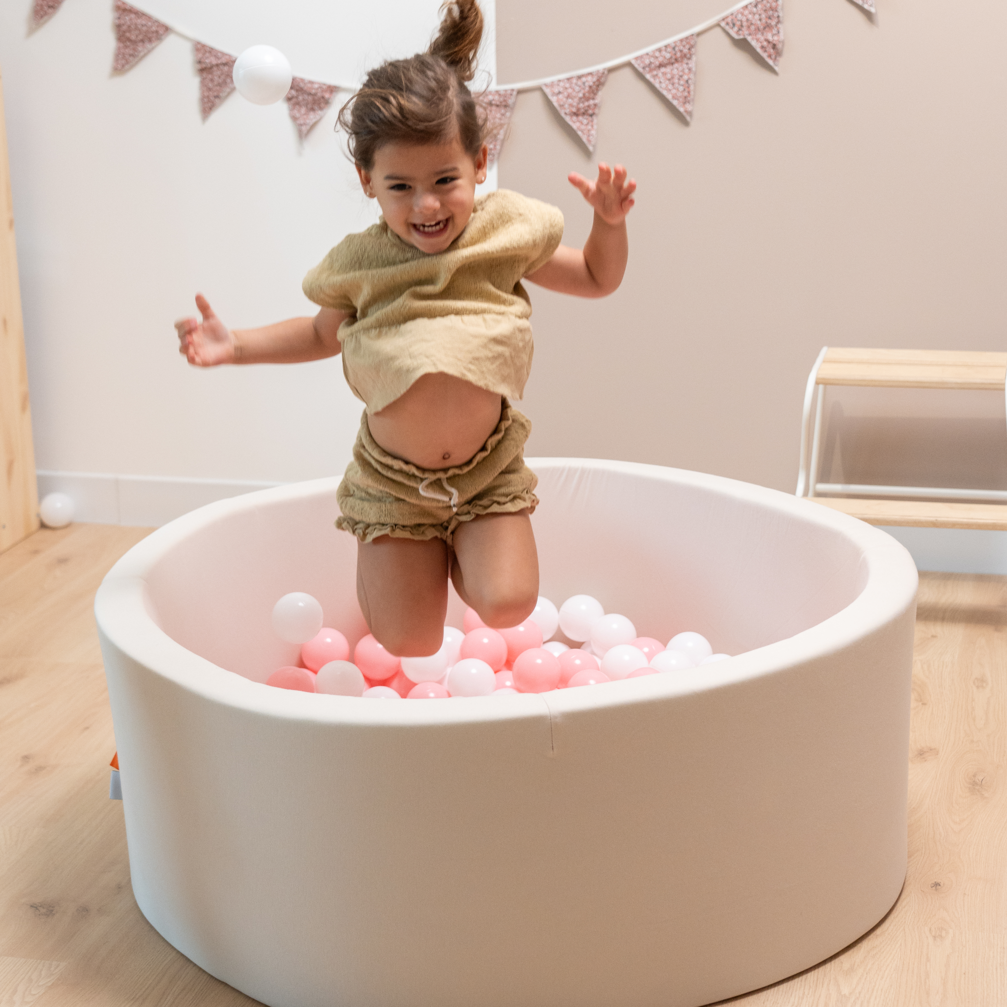 Ezzro - Beige - 120x50 - Round Ball Pit - With 600 Balls (Pearl, Aquamarine)
