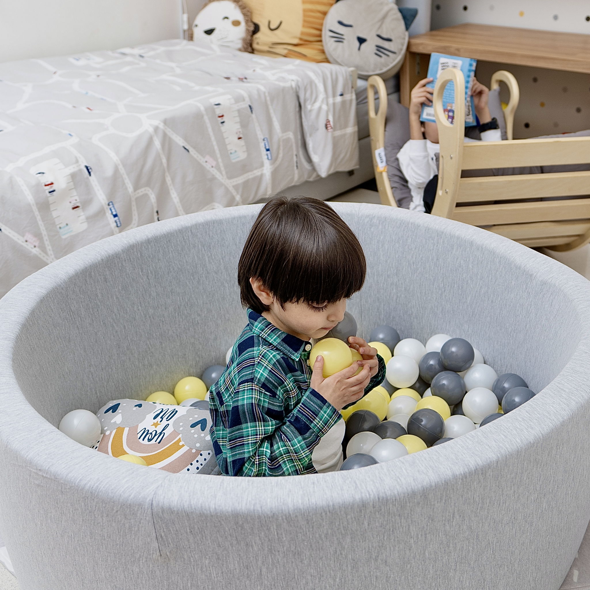 Round Ball Pit- Grey Melange - 120x50 W400 Balls (Light Grey, Pearl, Baby Blue, Lime)