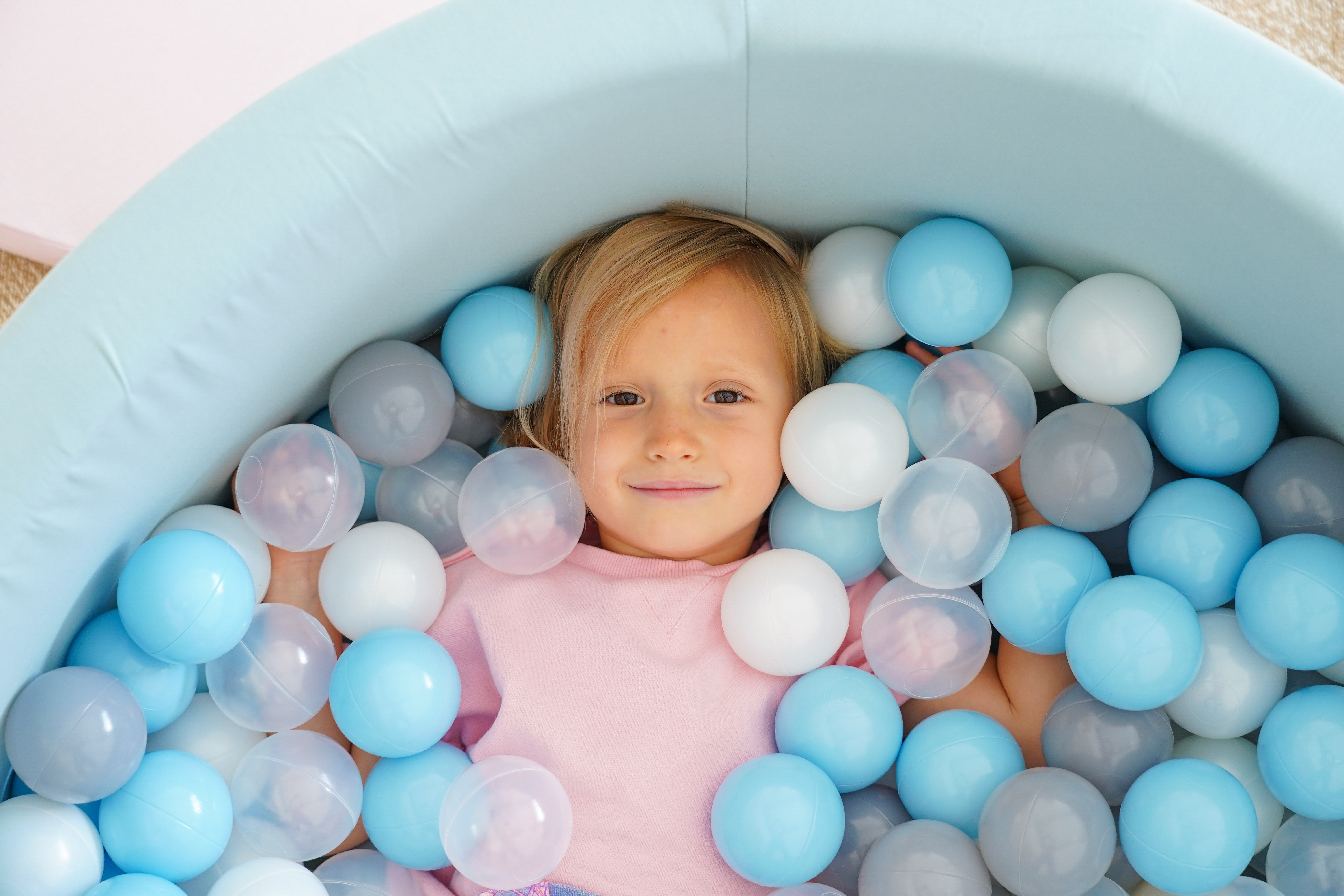 Ezzro – Pale Blue – 120×50 – Round Ball Pit – With 600 Balls (Light Grey, Transparent, Baby Blue, White)