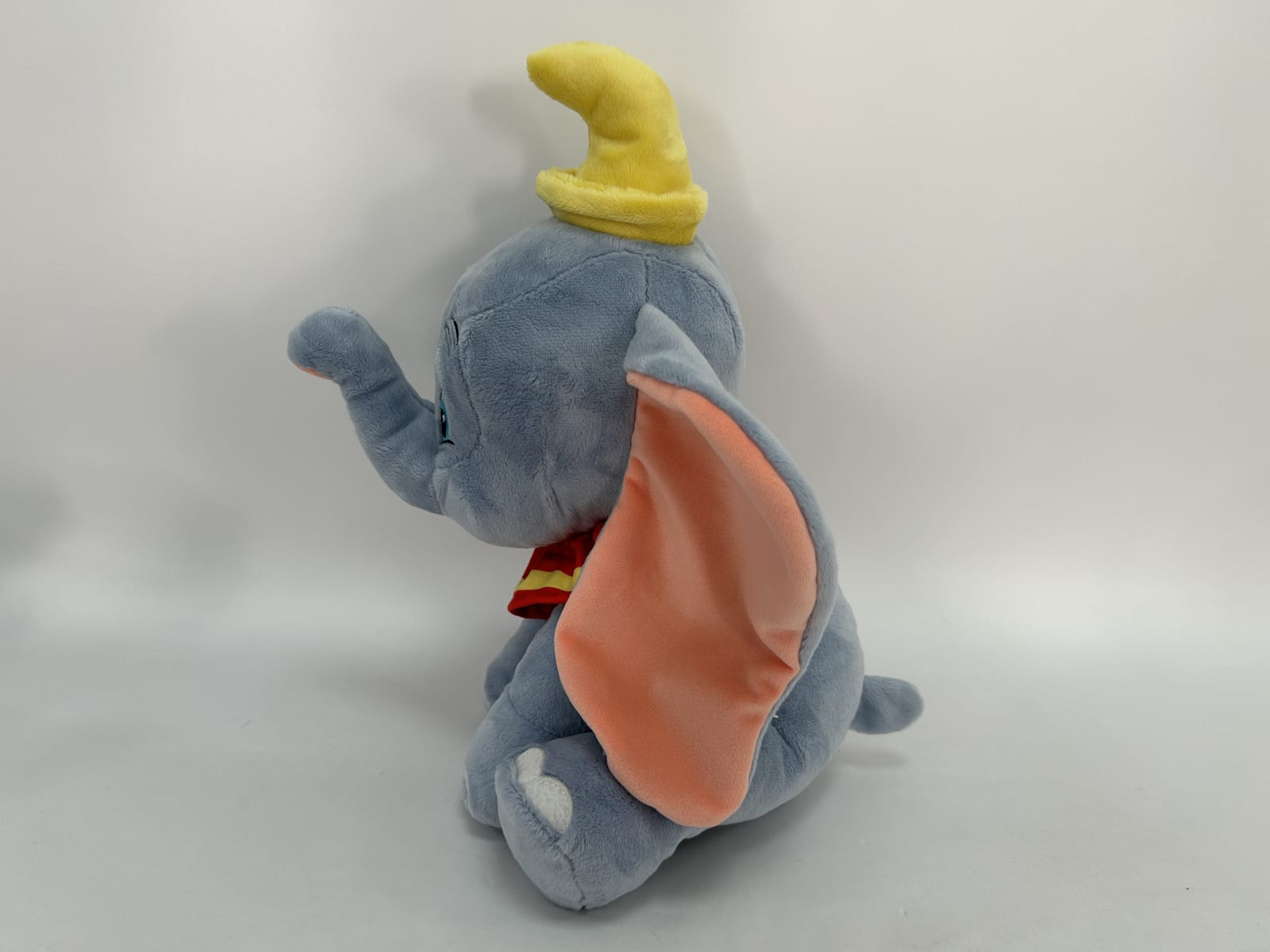 DISNEY PLUSH ANIMAL CORE DUMBO M2 14IN